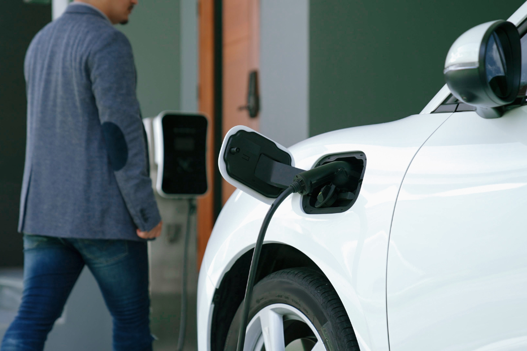 Diferenças entre carros híbridos e elétricos – qual vale mais a pena?